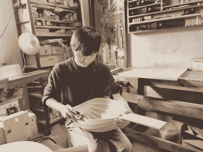 Xiaoxin Chen's Journey with the Lute